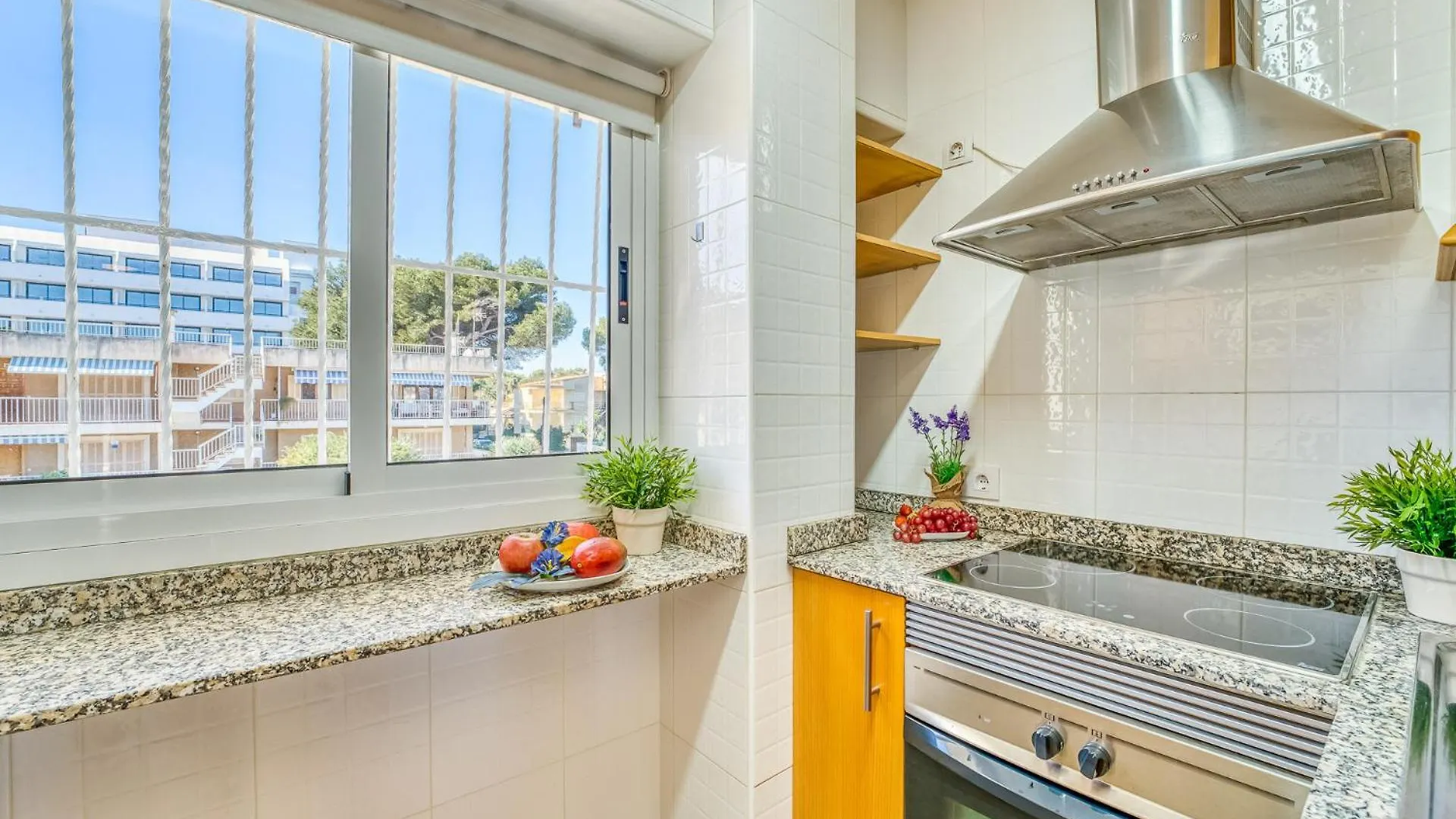 Ideal Property Mallorca - Alcudia Beach Spanien